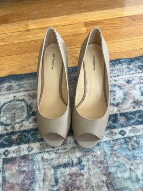 Liz Claiborne Beige Peep-Toe Wedge